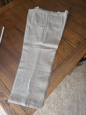 NWT Dockers Men’s Flat Front Relaxed Fit Washed Chino Khaki Pants – 40x30